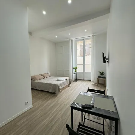 Apartment -b -t1, Centre-ville-le Marcadieu